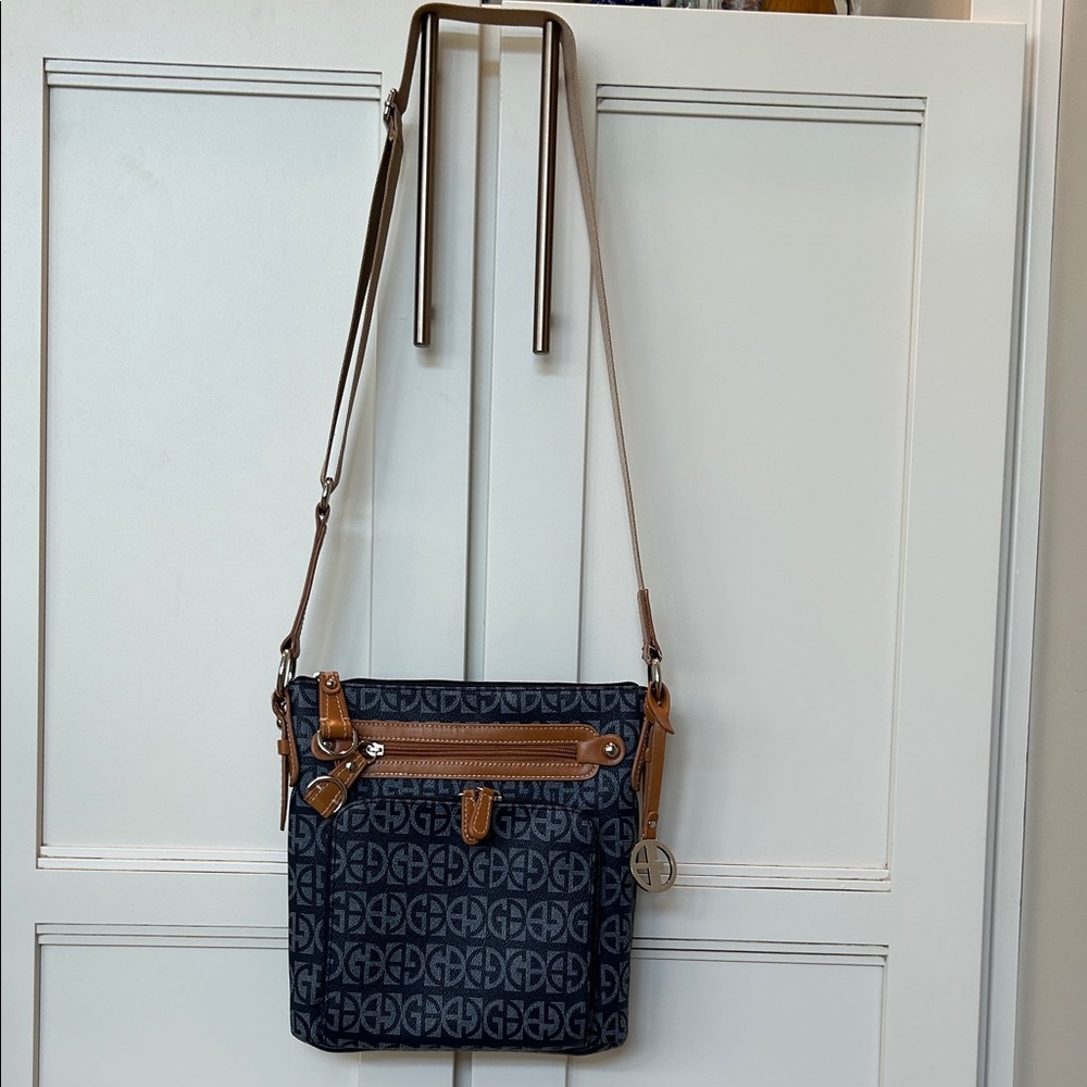 Giani Bernini Navy and Tan Crossbody Bag